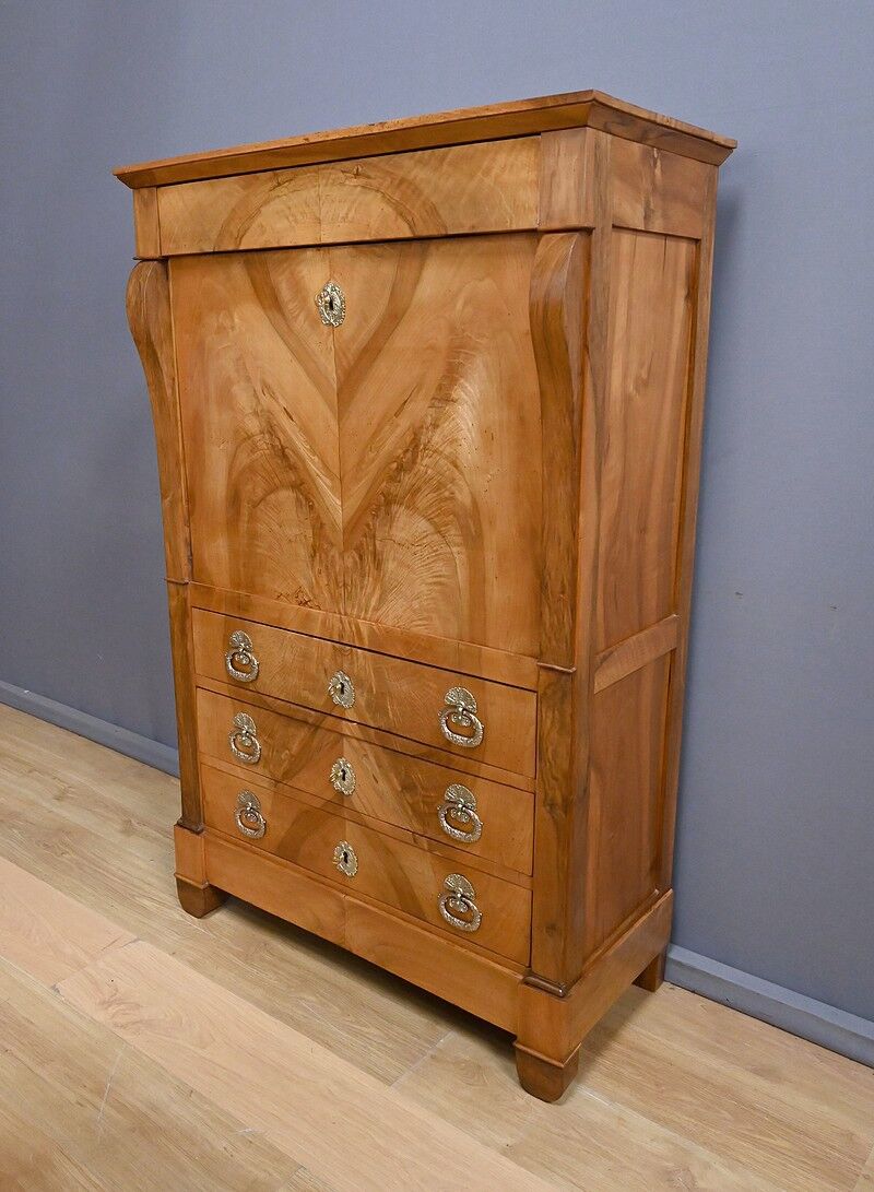 Secrétaire en noyer, style Restauration – Milieu XIXe