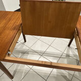 Large extendable Scandinavian table in vintage teak from the 1970s.