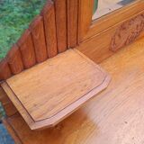 Art Deco hairdresser with bevelled mirror