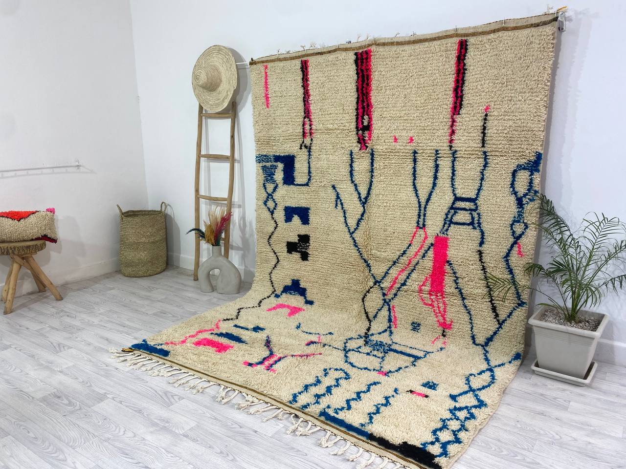 Handcrafted Moroccan Berber rug 200 x 285 CM