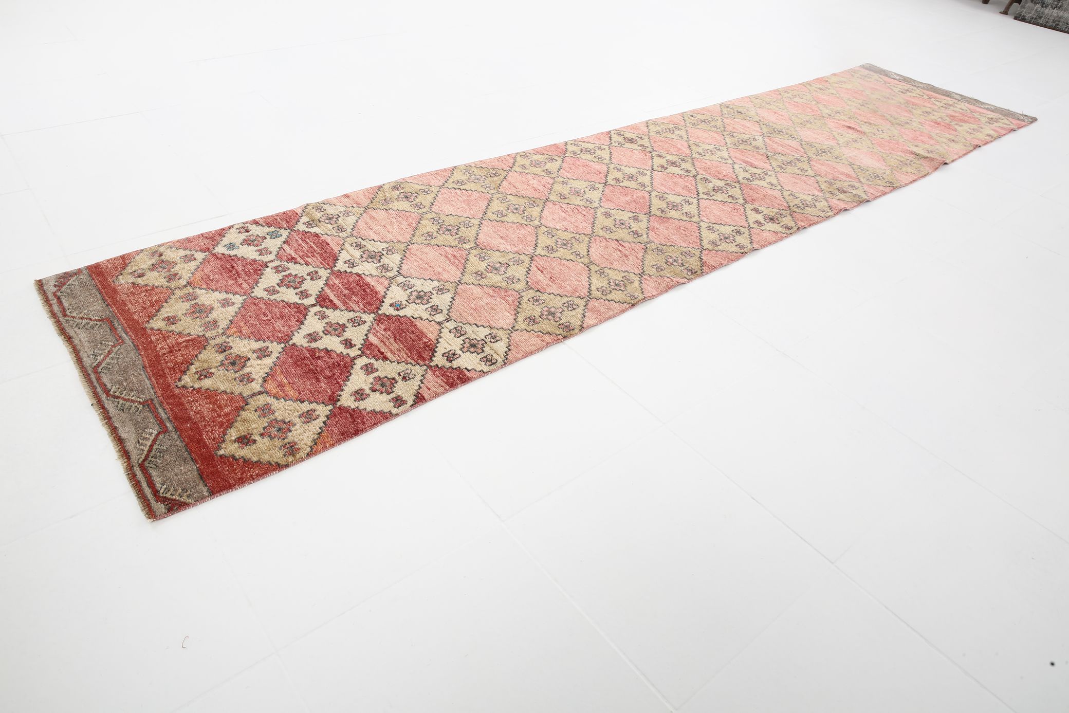 3x12 Vintage Turkish Runner Rug, 85x374Cm