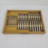 Ménagère Boulenger 88 pièces en métal argenté modèle coquille