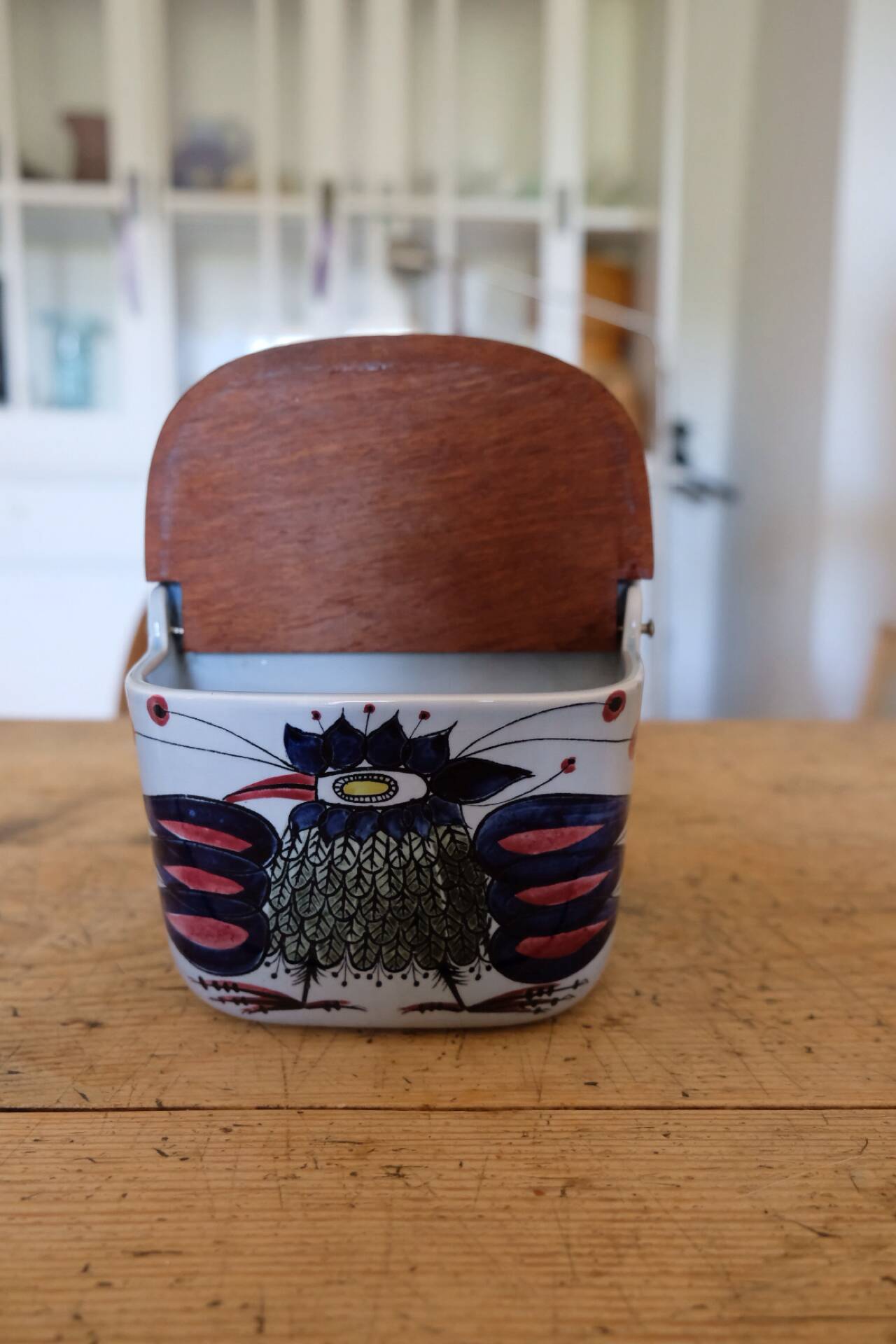 Royal Copenhagen Aluminia Tenera – wall-mounted salt pot "Crazy Bird" – Be