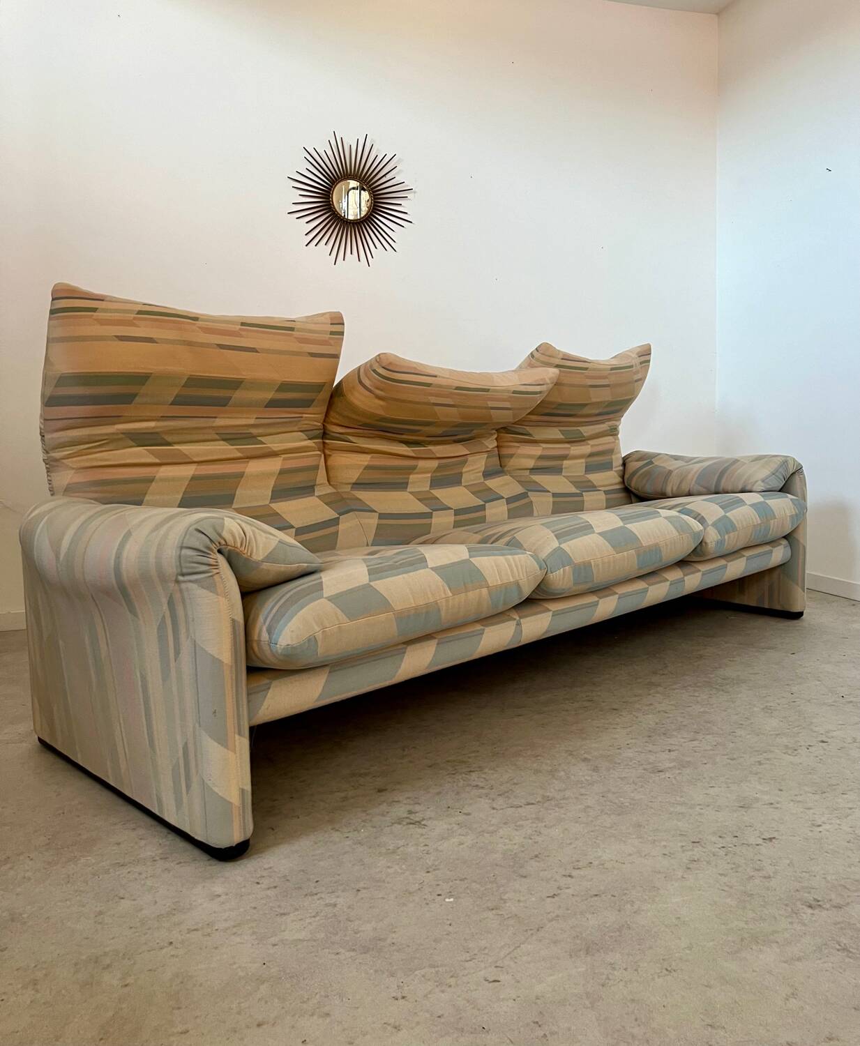 Ancien canapé Maralunga 3 places design italien des années 70 Cassina tissu patchwork