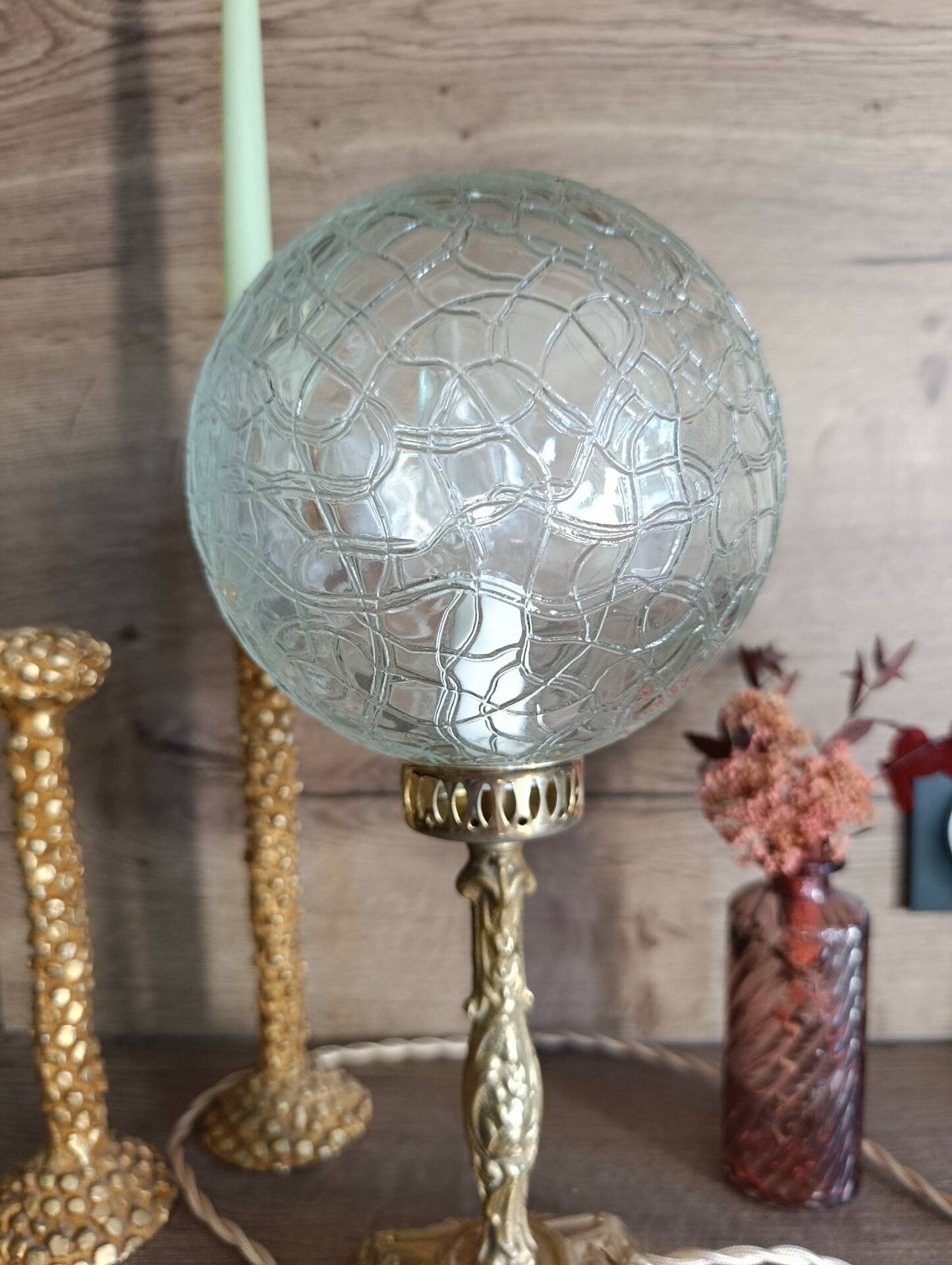 Retro-chic upcycled lamp | bronze and spherical glass
