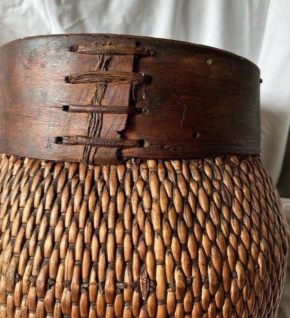 Early 20th century Chinese grain basket made of woven willow