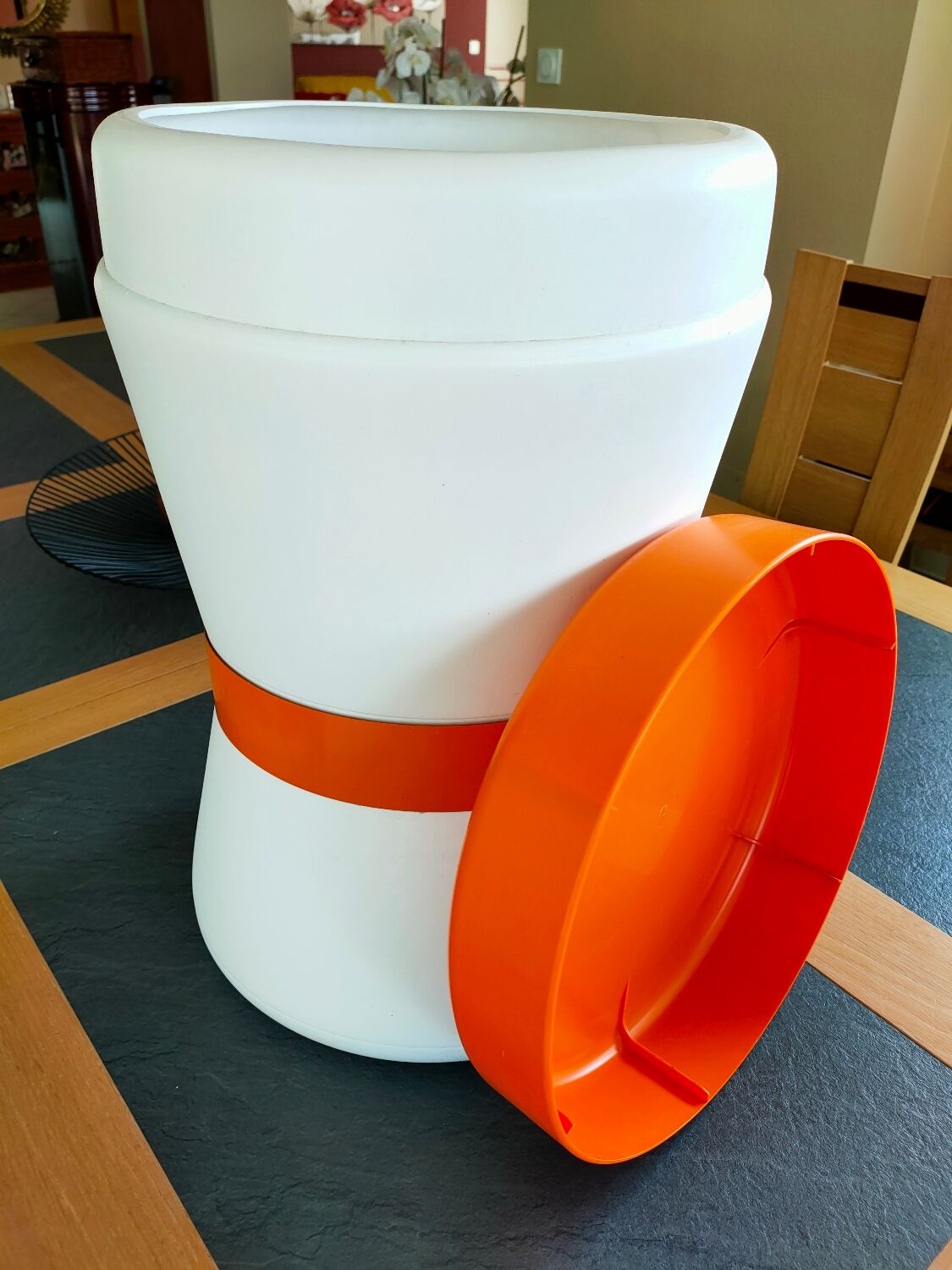 Tabouret plastique tam-tam vintage
