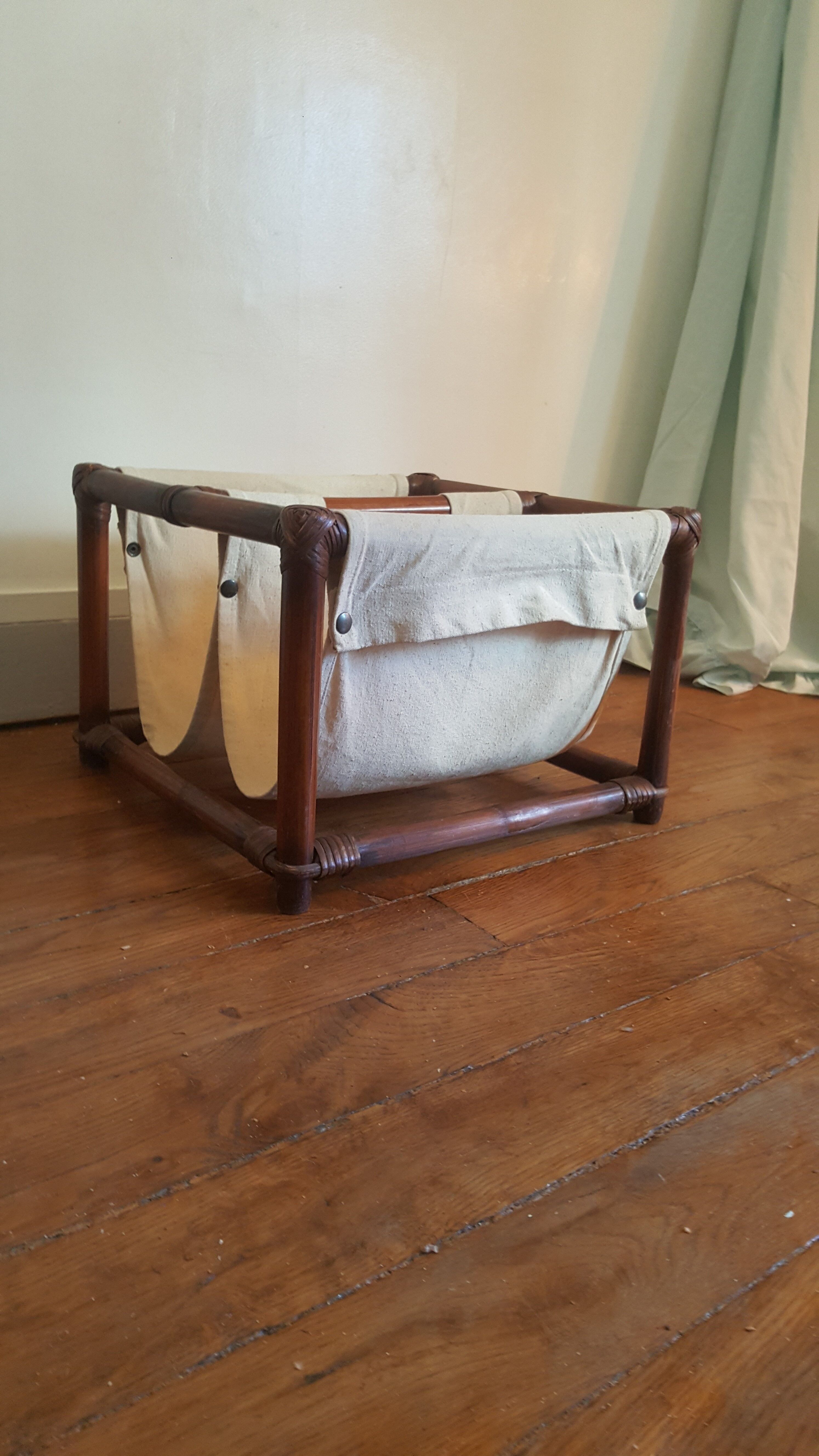 Rattan review holder