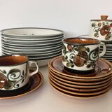 Tableware service plates and cups Argenteuil La Louvière Boch 1960