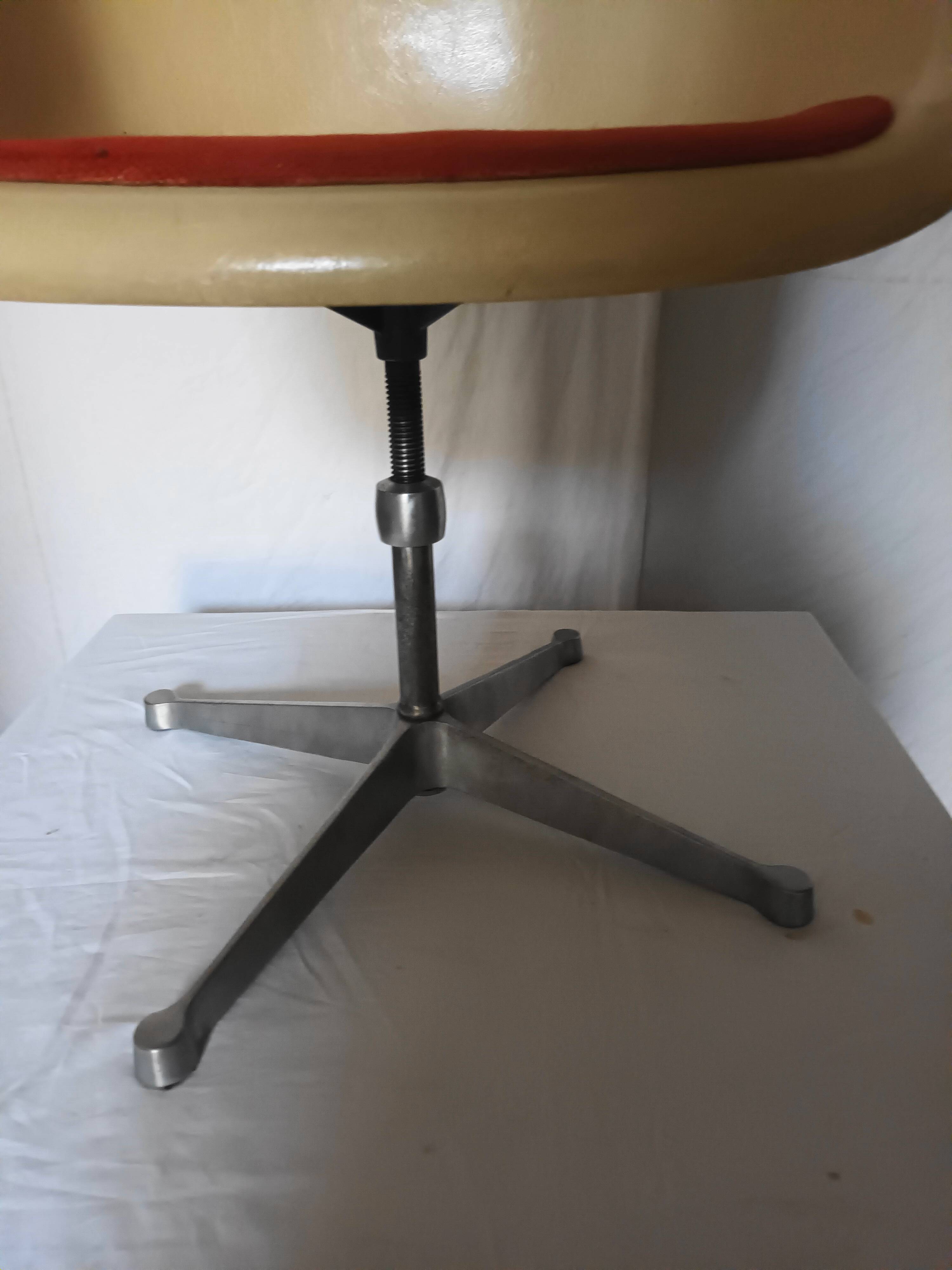 Fauteuil de bureau de Charles et Ray Eames pour Herman Miller des années 60
