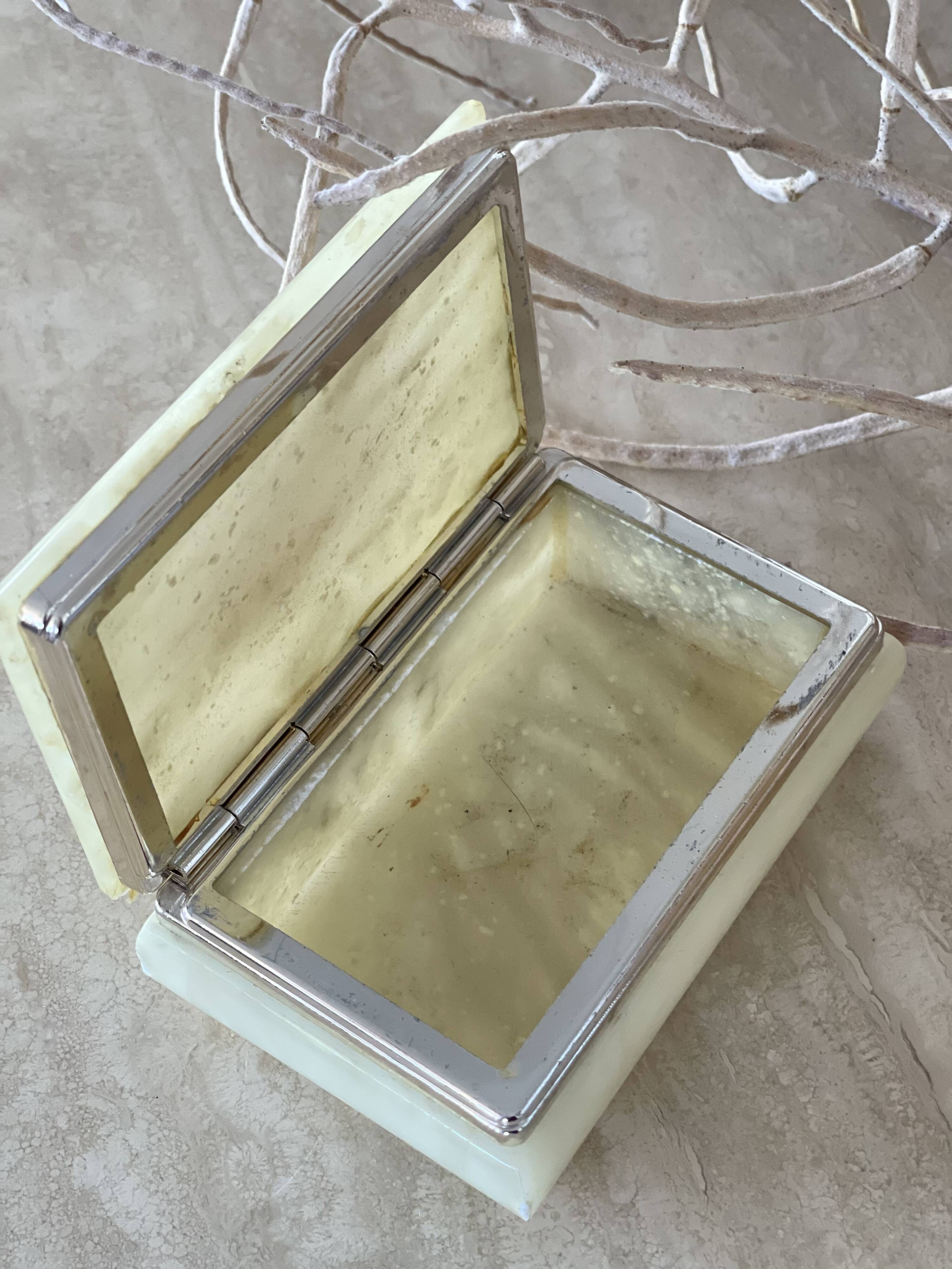 Alabaster box 1960