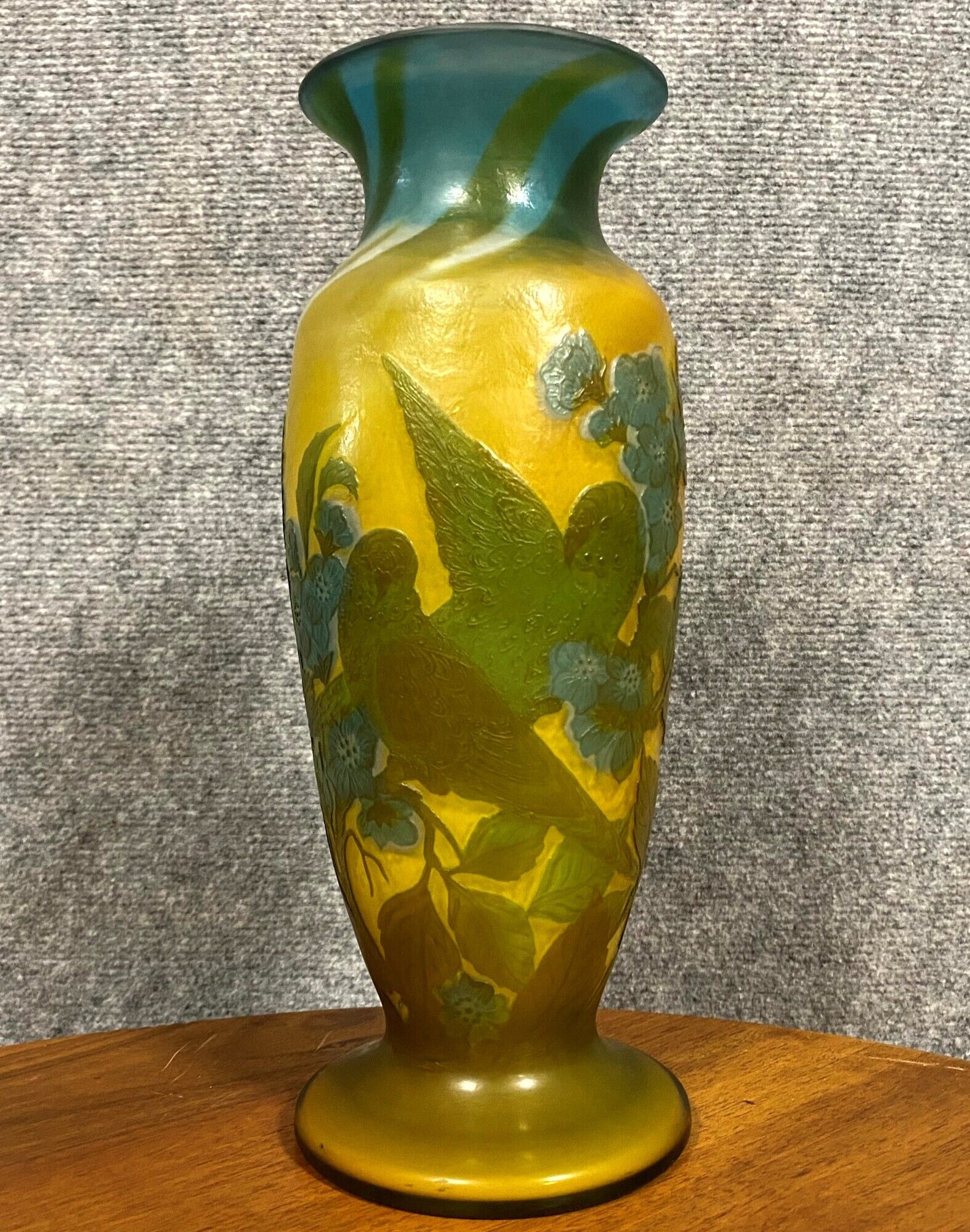 Vase in glass paste with trendy parakeets in a flowery universe signed Gallé