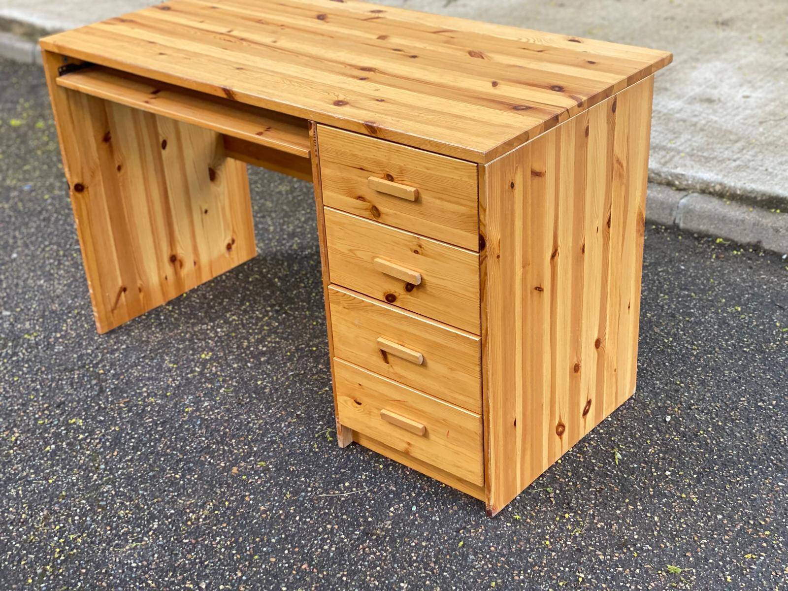 Scandinavian solid wood desk 120cm