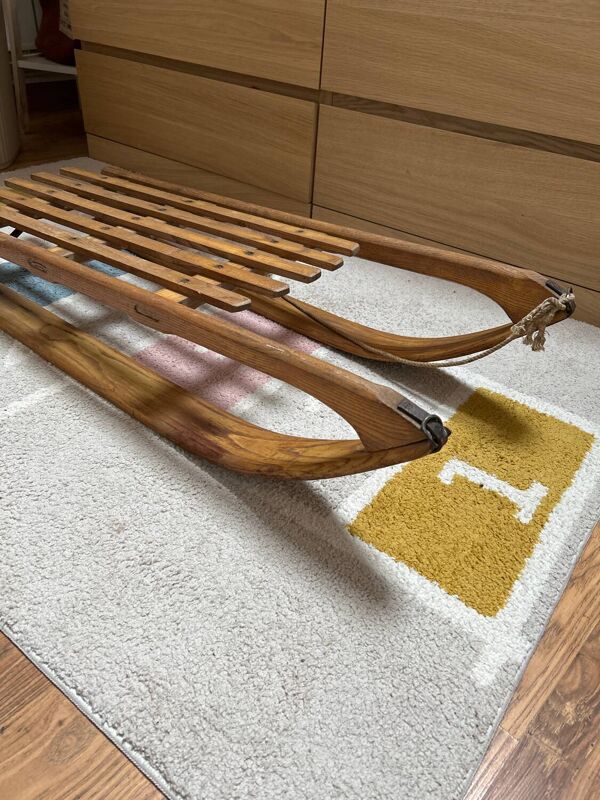 Luge ancienne en bois