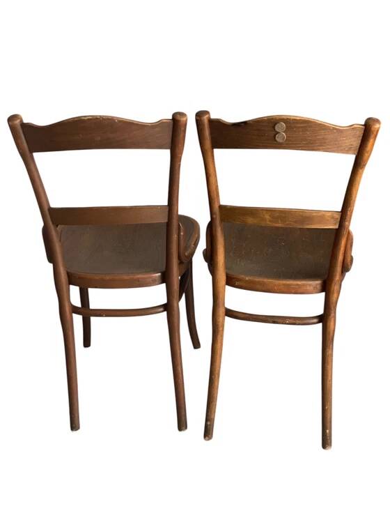 Rare set of Thonet-Mundus antique chairs, circa 1920 – elegance of Viennese Secession in bent wood.
