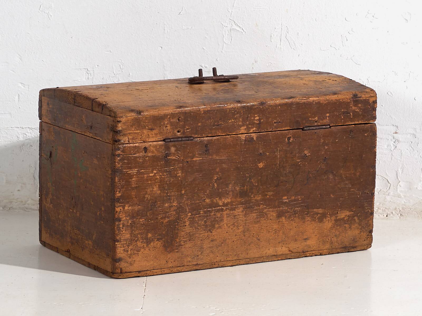 Antique storage chest (c.1920) #2
