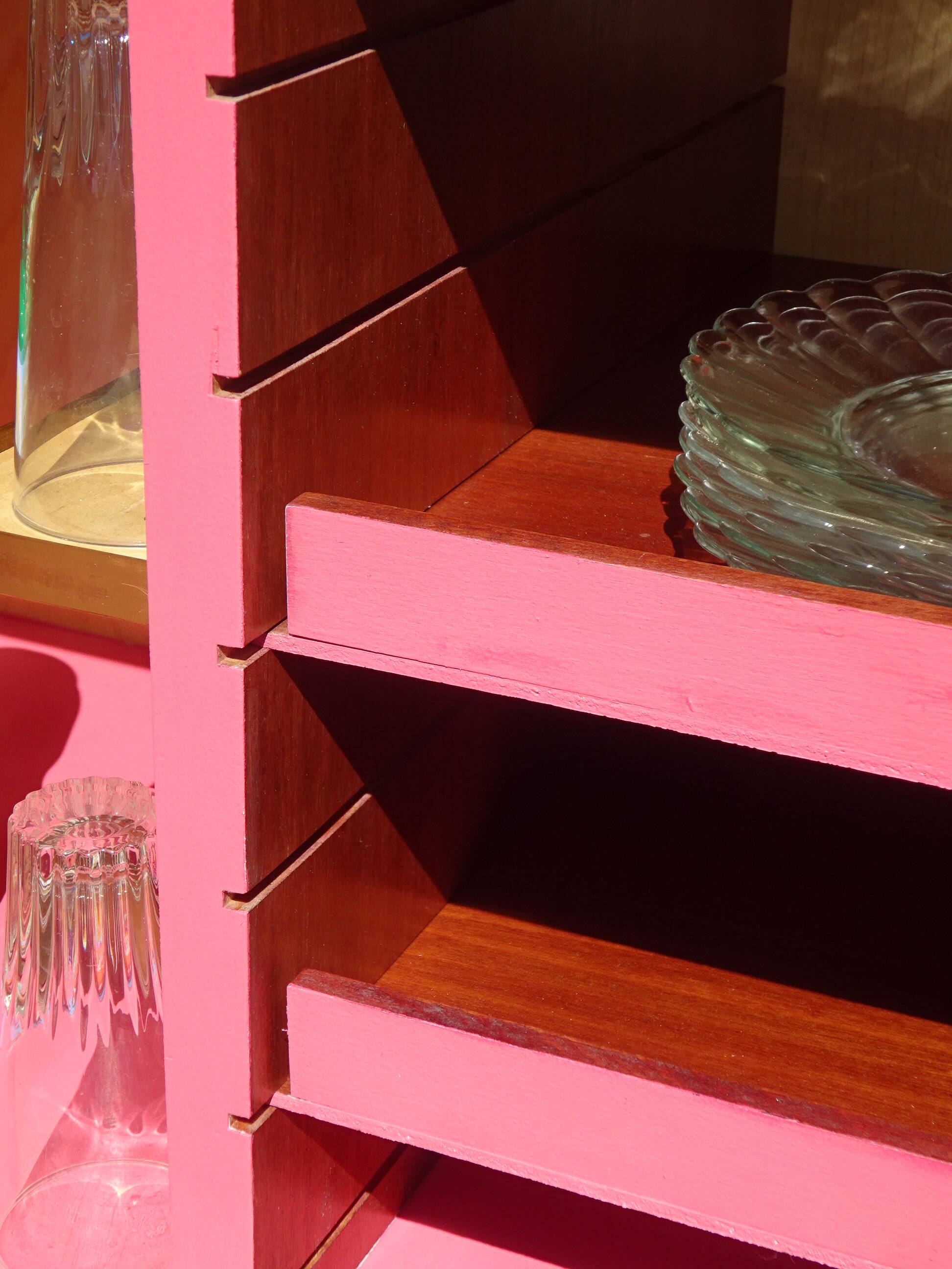 Petit meuble vintage en noyer