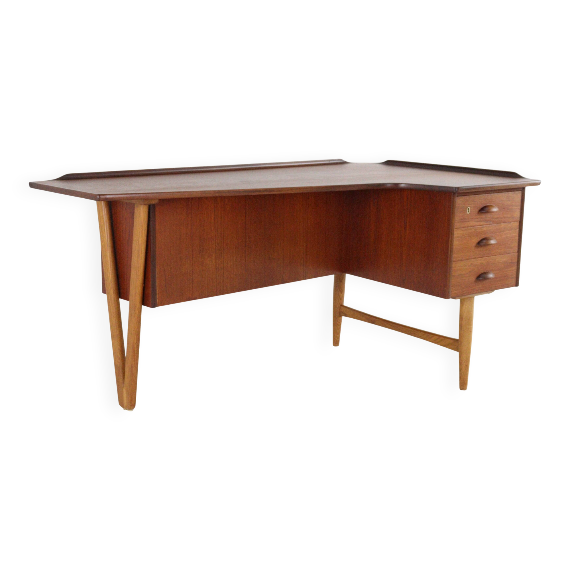 Danish boomerang desk by Peter Løvig Nielsen for Hedensted Møbelfabrik