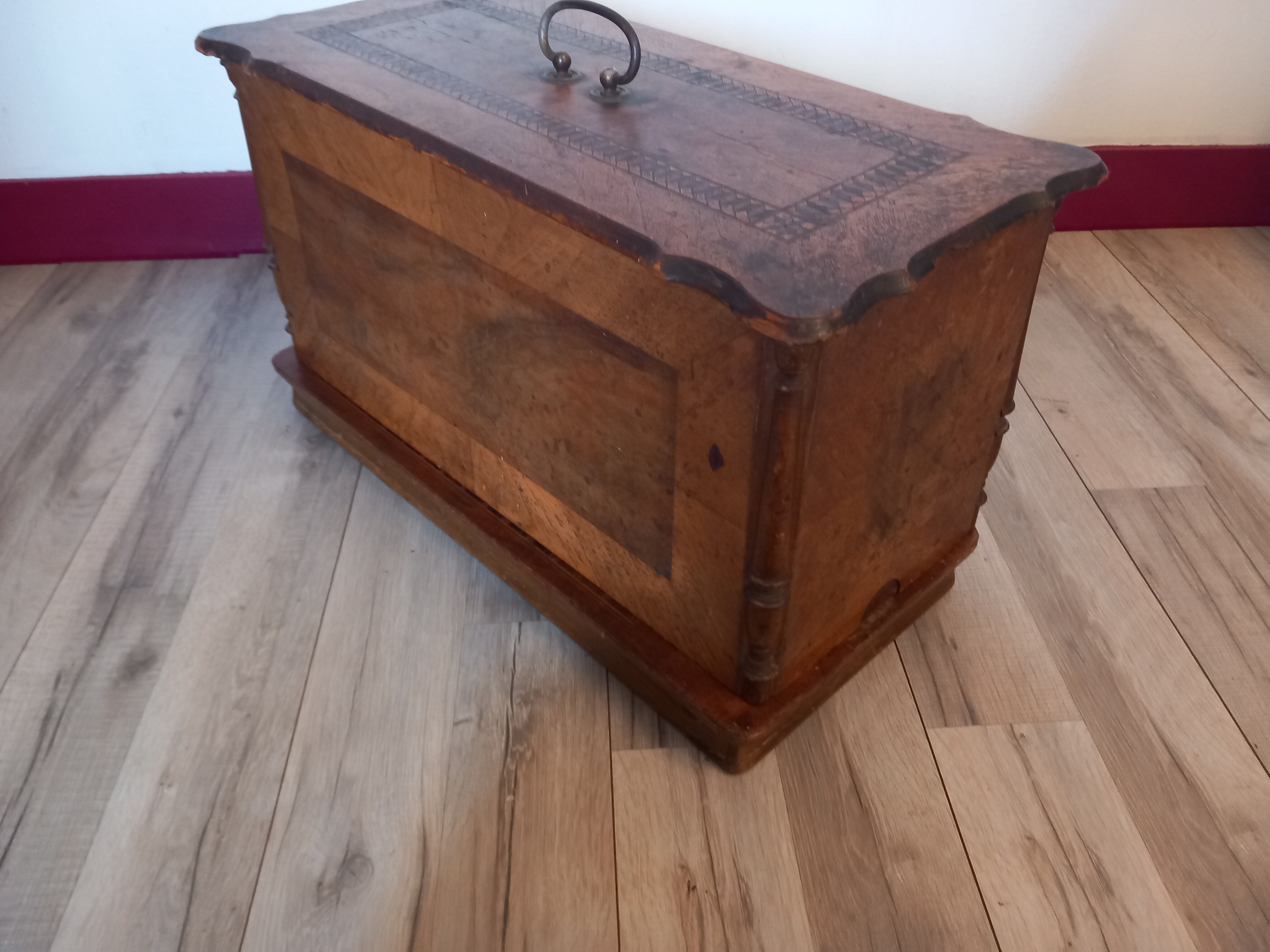 Harris London sewing machine