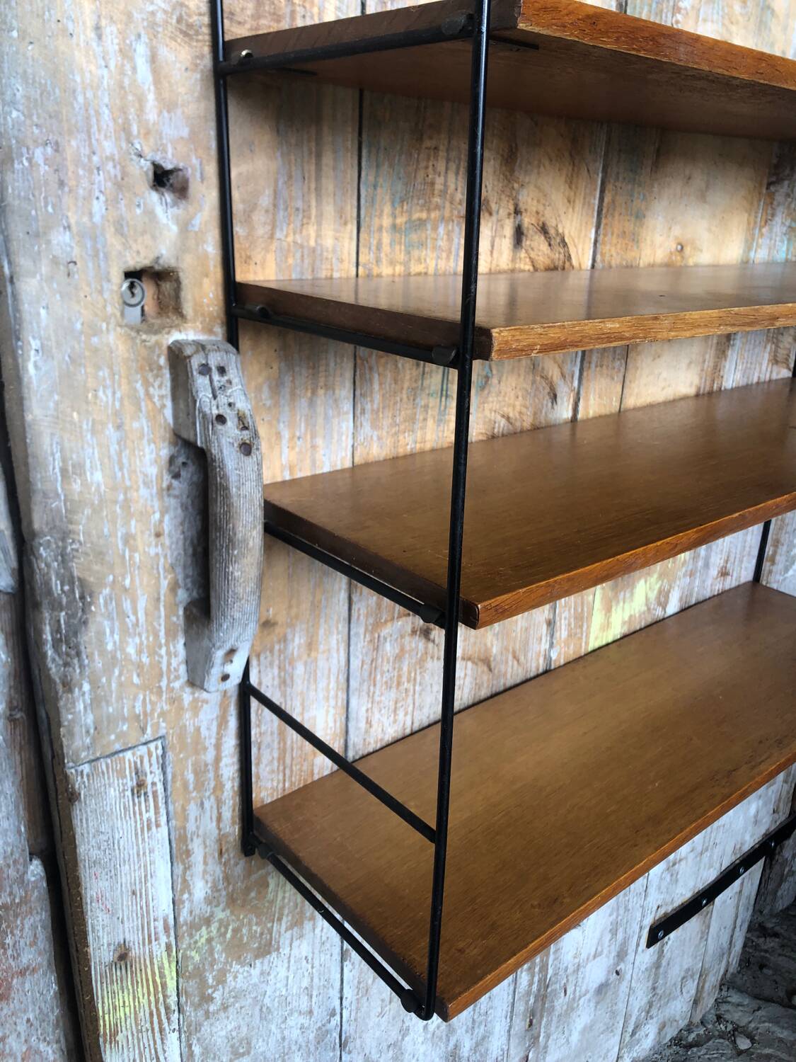 Ancienne etagère murale modulable tomado métal noir + bois clair vintage