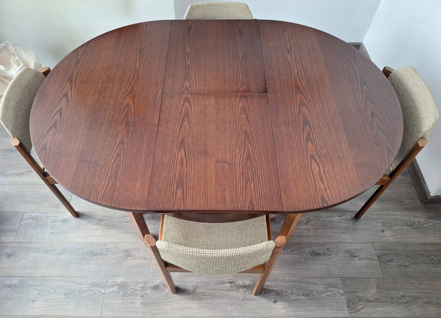 Table and its 6 vintage elm chairs, Scandinavian design furniture.