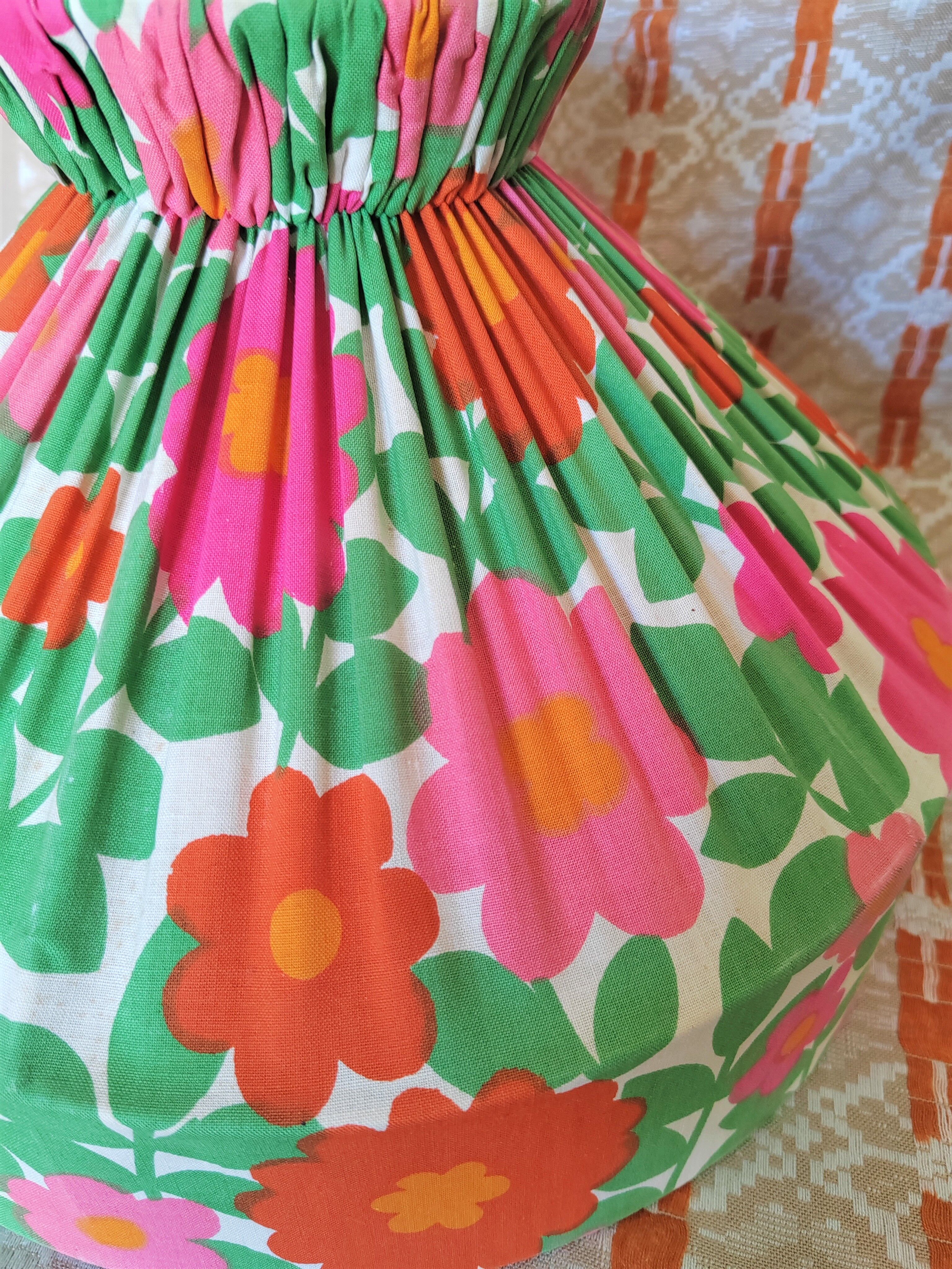 Suspension "kitch" in floral fabric