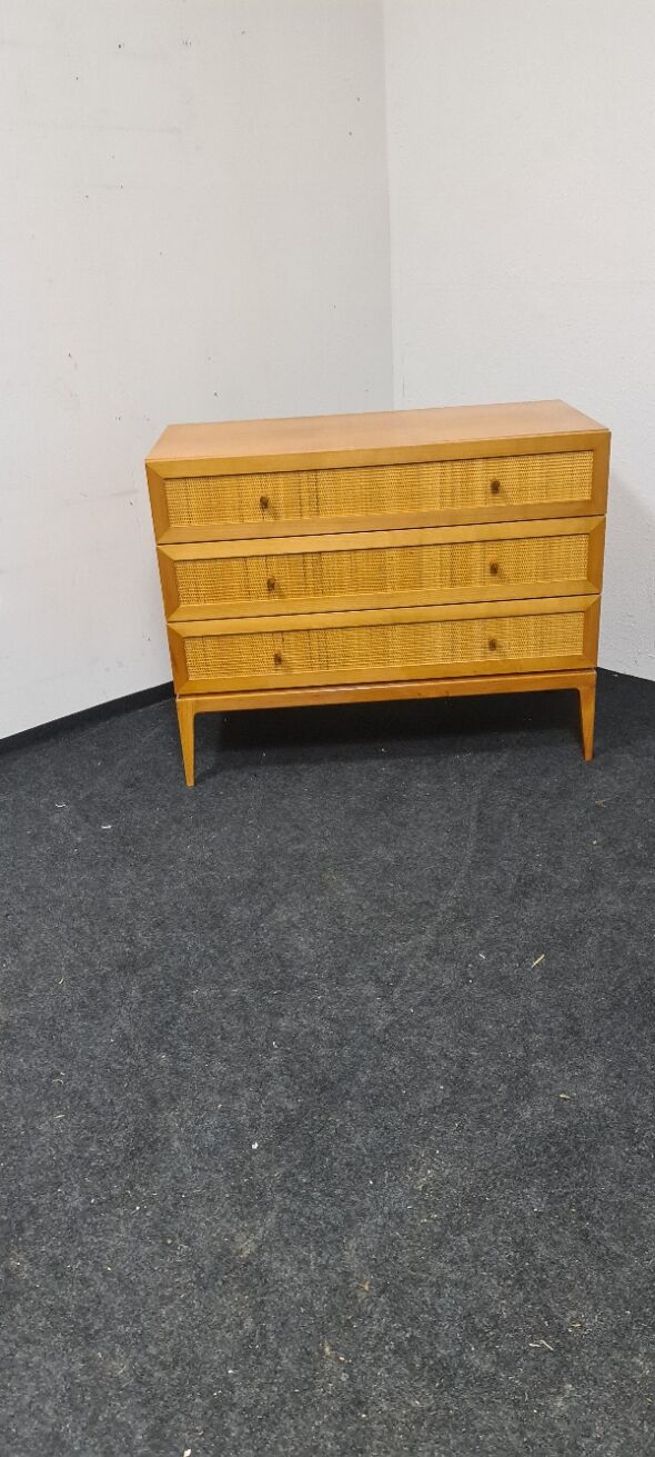 Vintage chest of drawers