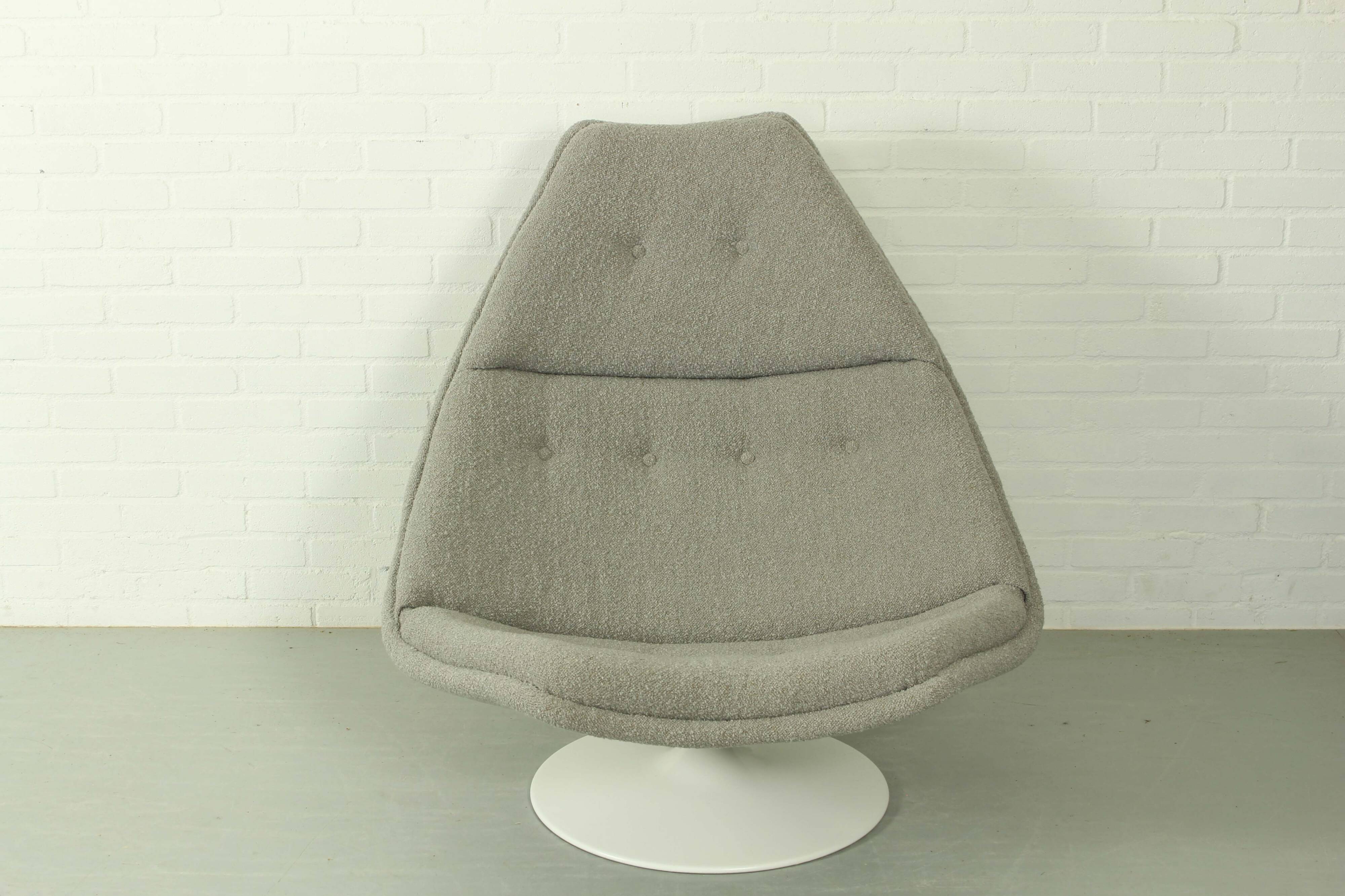 F590 lounge chair designed by Geoffrey Harcourt for Artifort.