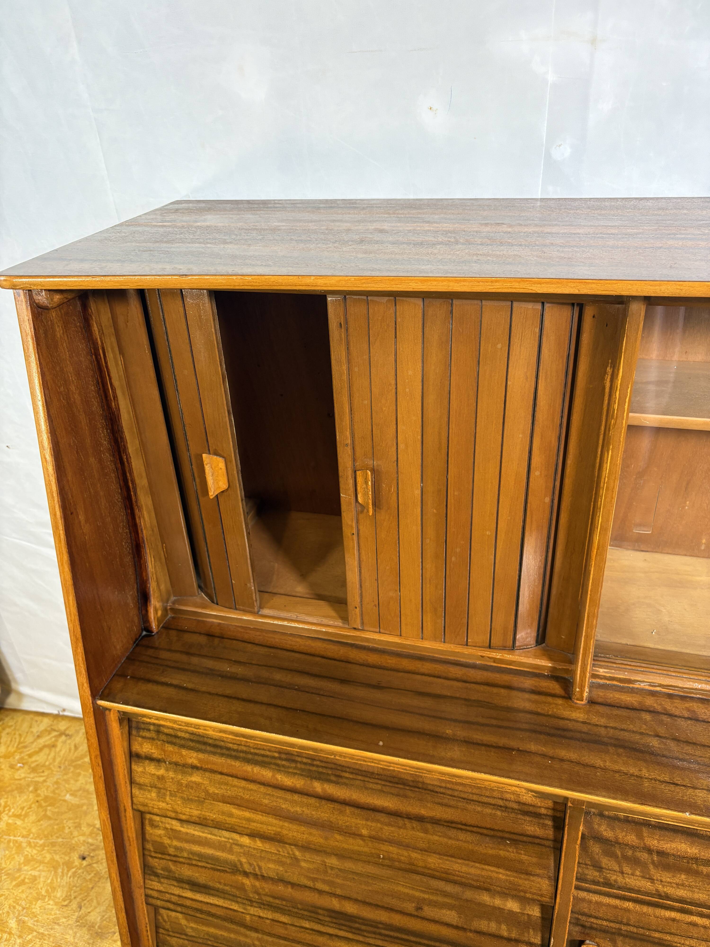Mid Century Retro Vintage Walnut Sideboard / Drinks Cabinet by F.D. Welters
