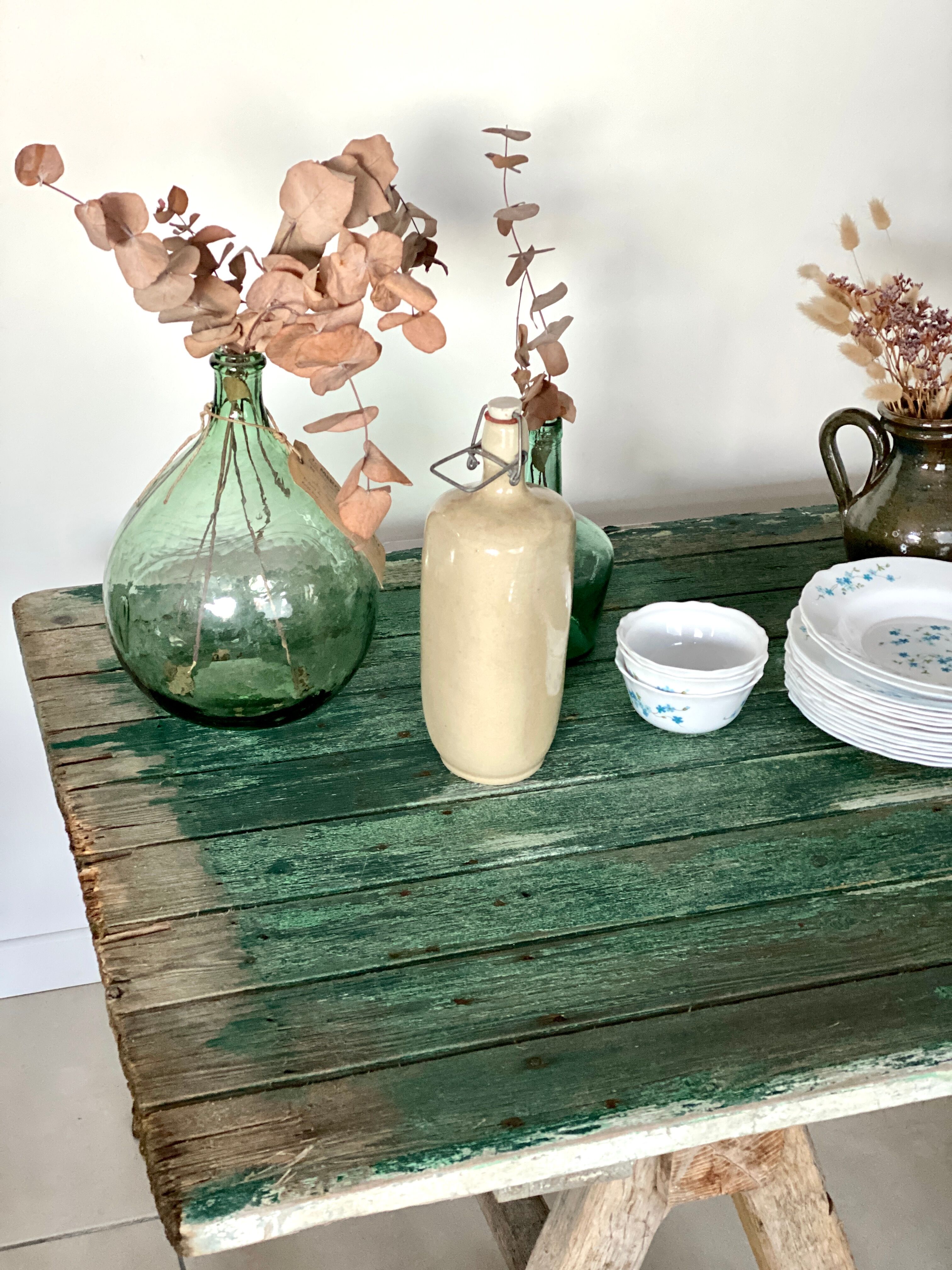 Table basse sur tréteaux anciens en bois