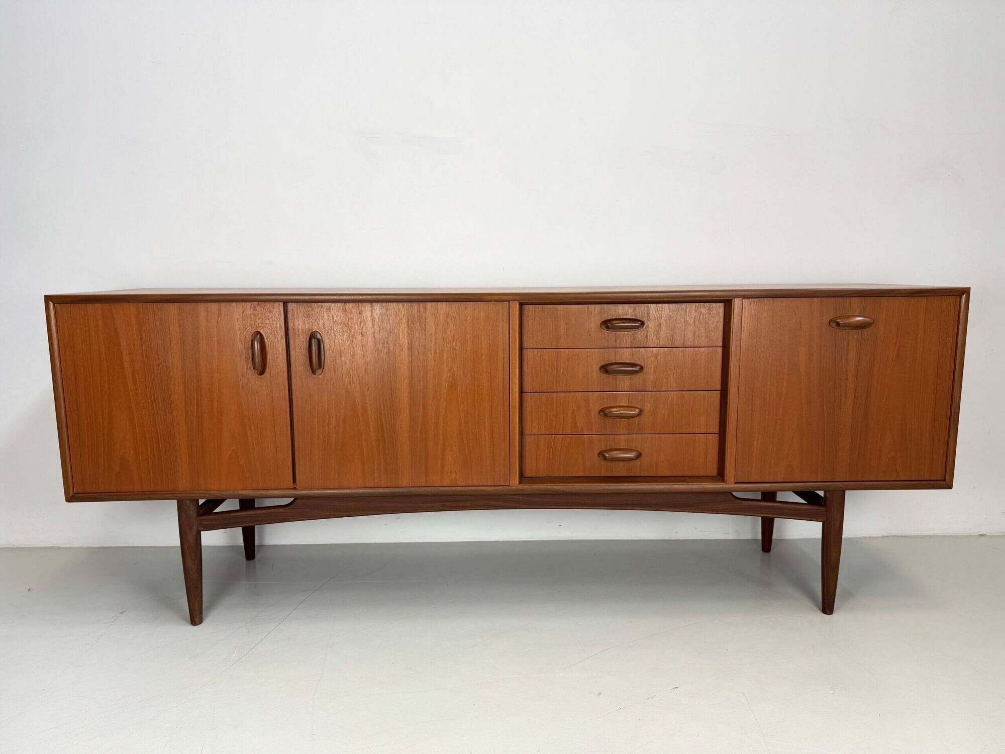 Buffet vintage G-Plan.