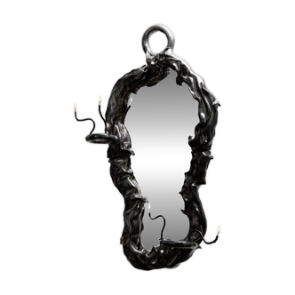 The beyond mirror: divinatory