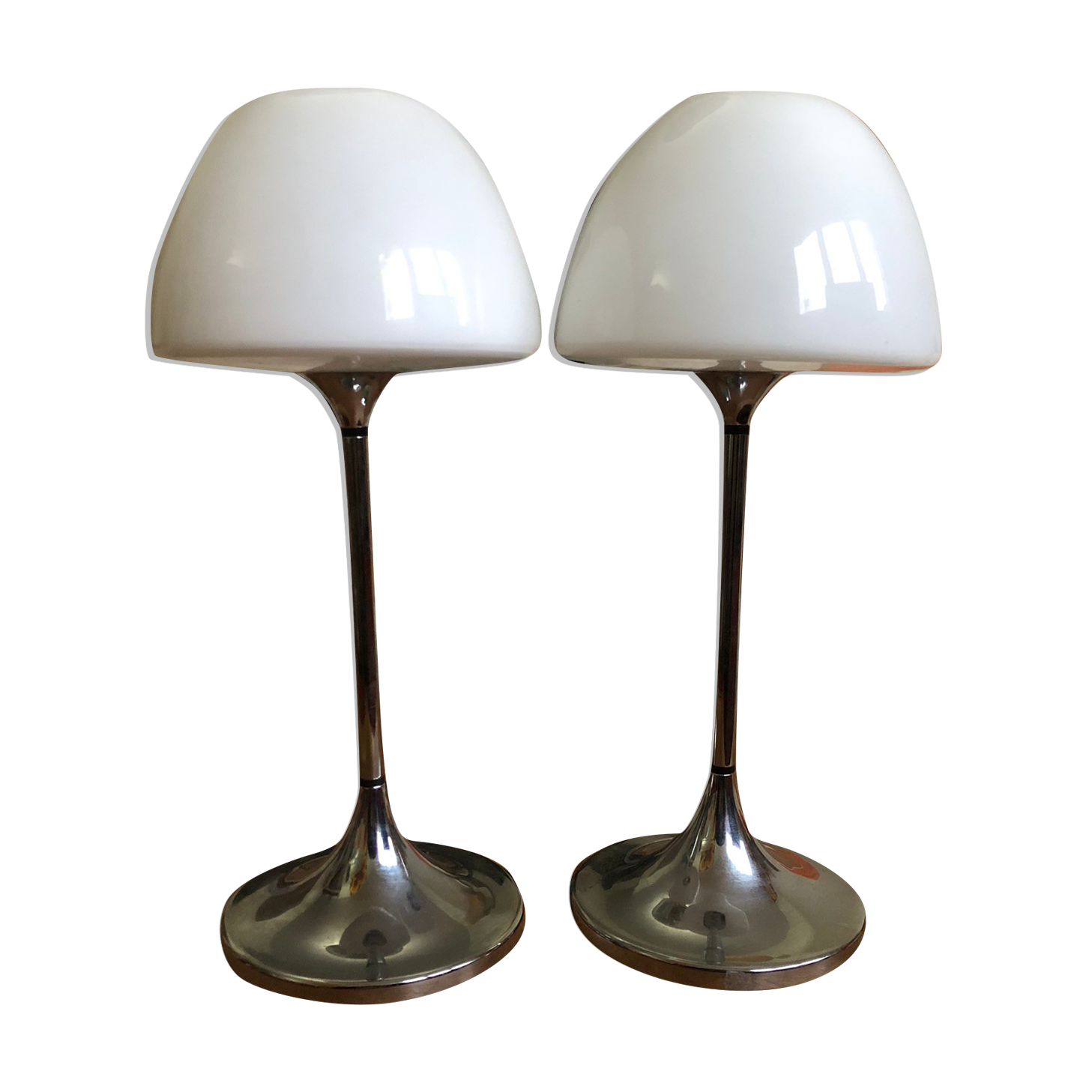 Set of 2 vintage tulip foot lamps