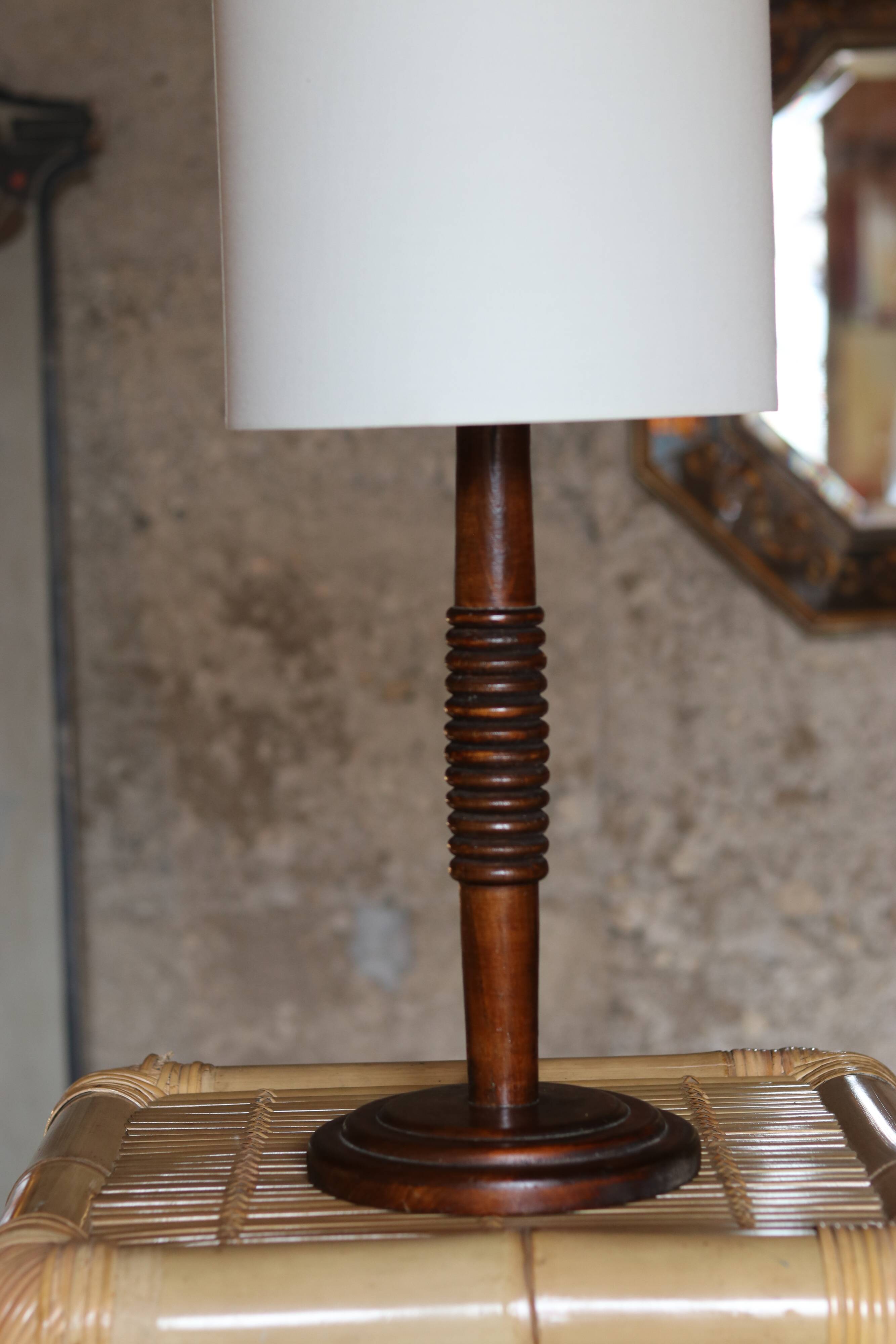 Elegant varnished turned wood lamp, 1940s