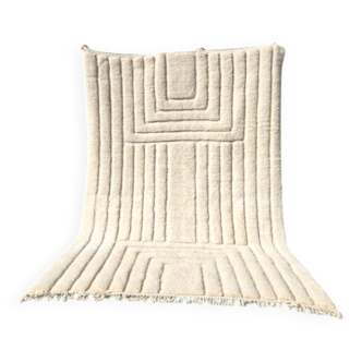 Handmade rug in natural wool, 250cm x 150cm