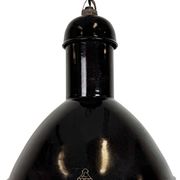 Lampe suspendue industrielle en émail noir de AEG, années 1930
