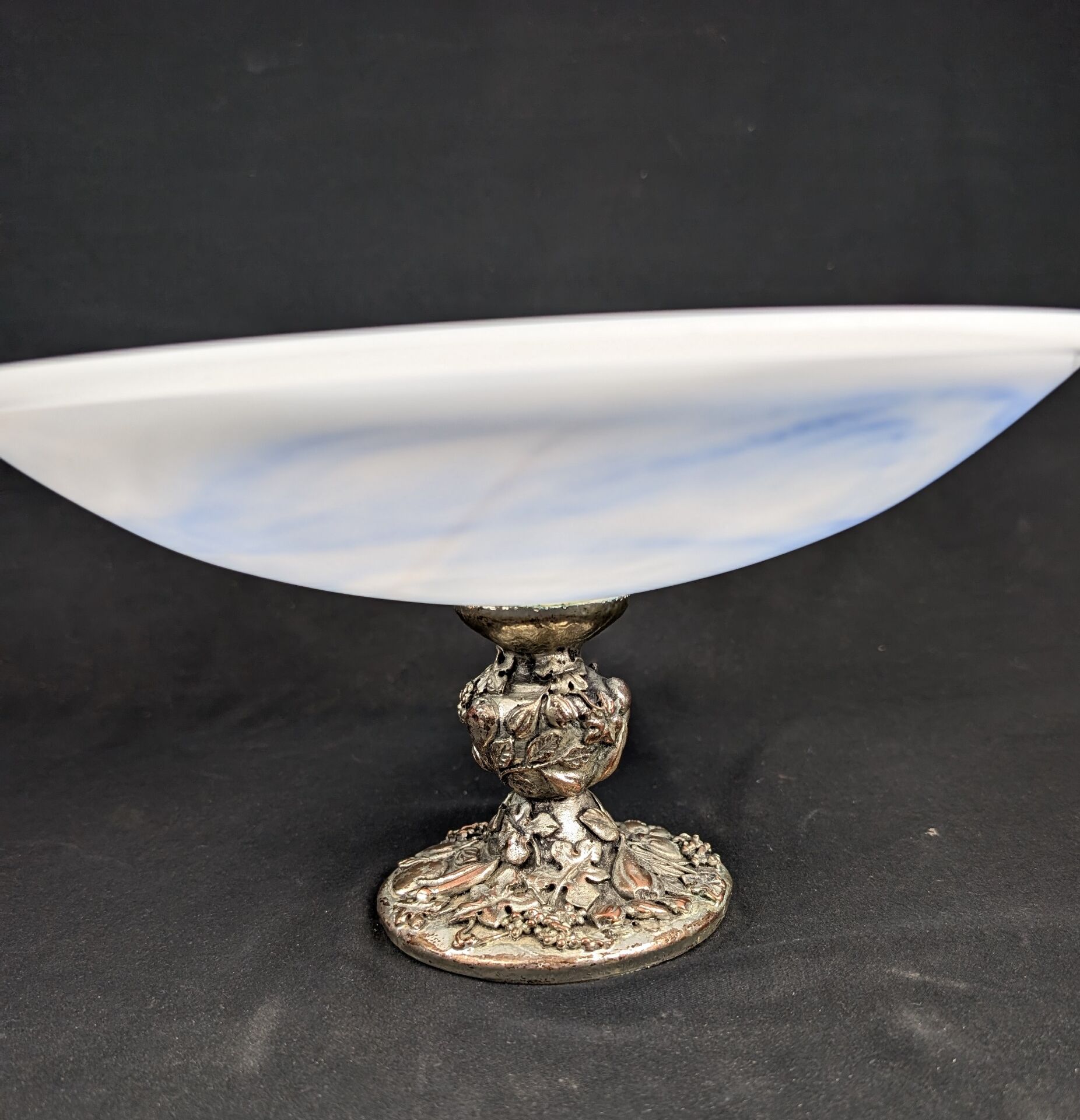 Coupelle centre de table verre opalin bleu