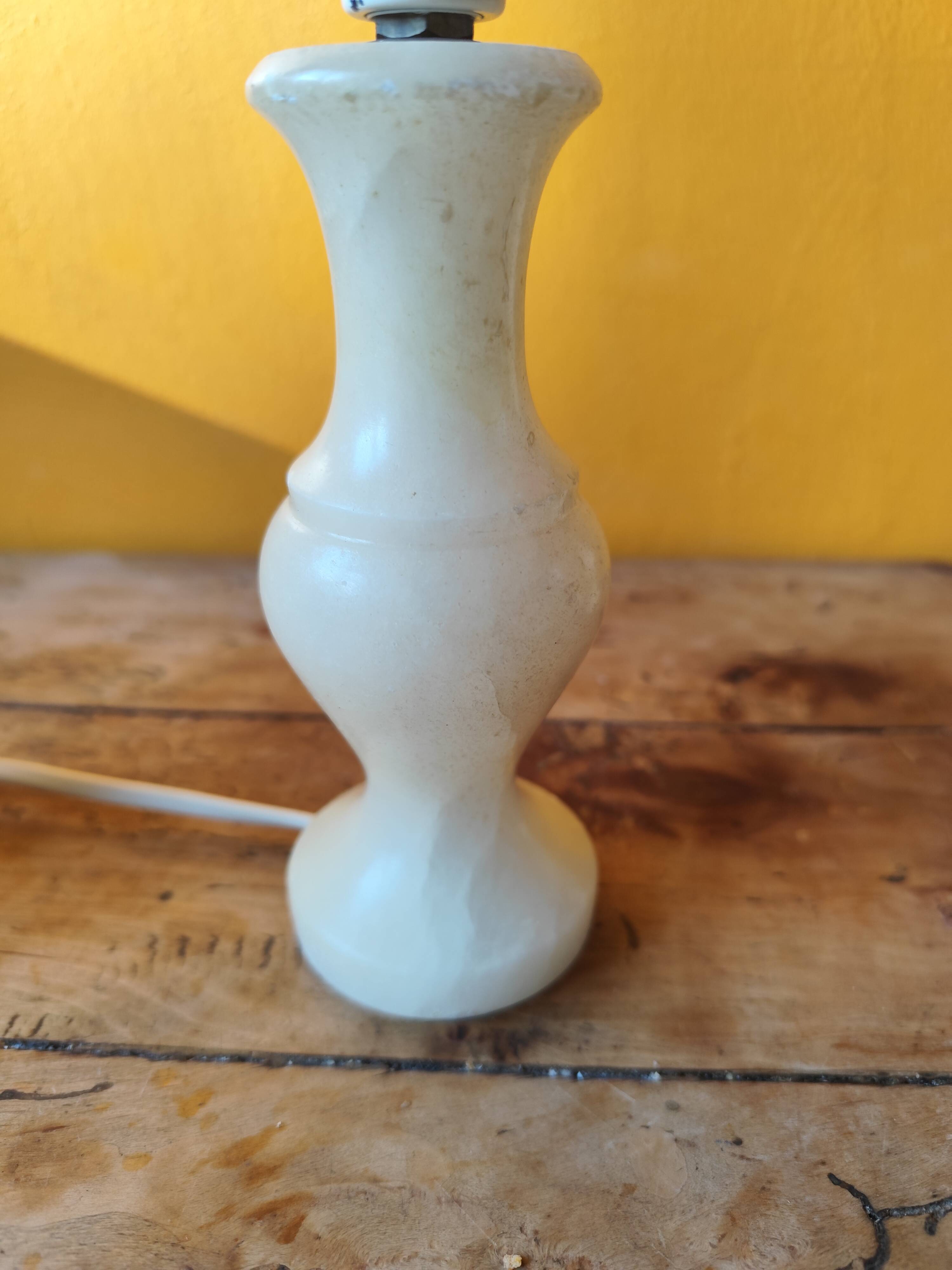 Lampe en pierre marbrée  beige -  lampe albâtre