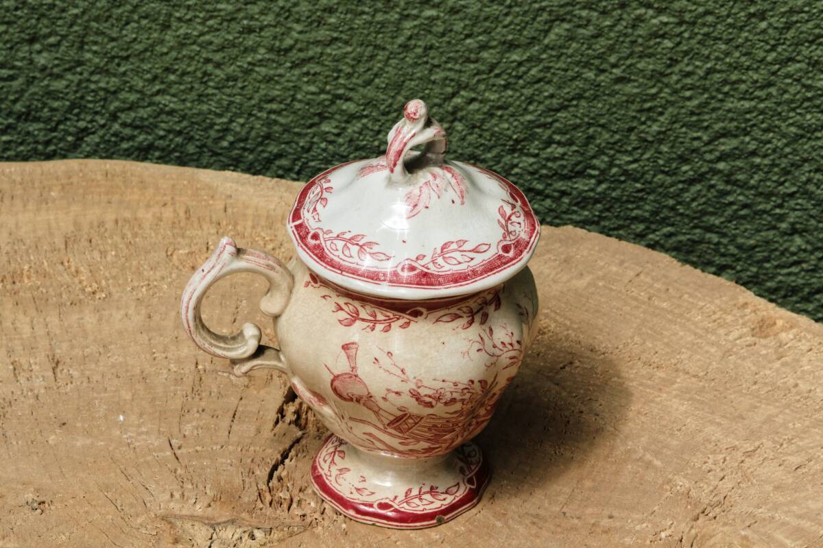 Sarreguemines earthenware mustard pot, Watteau model