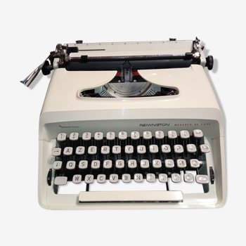 Remington Monarch De Luxe Cream Typewriter