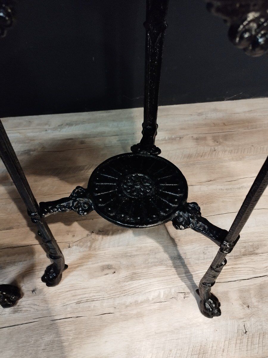 Pair of cast iron pedestal tables XIXth