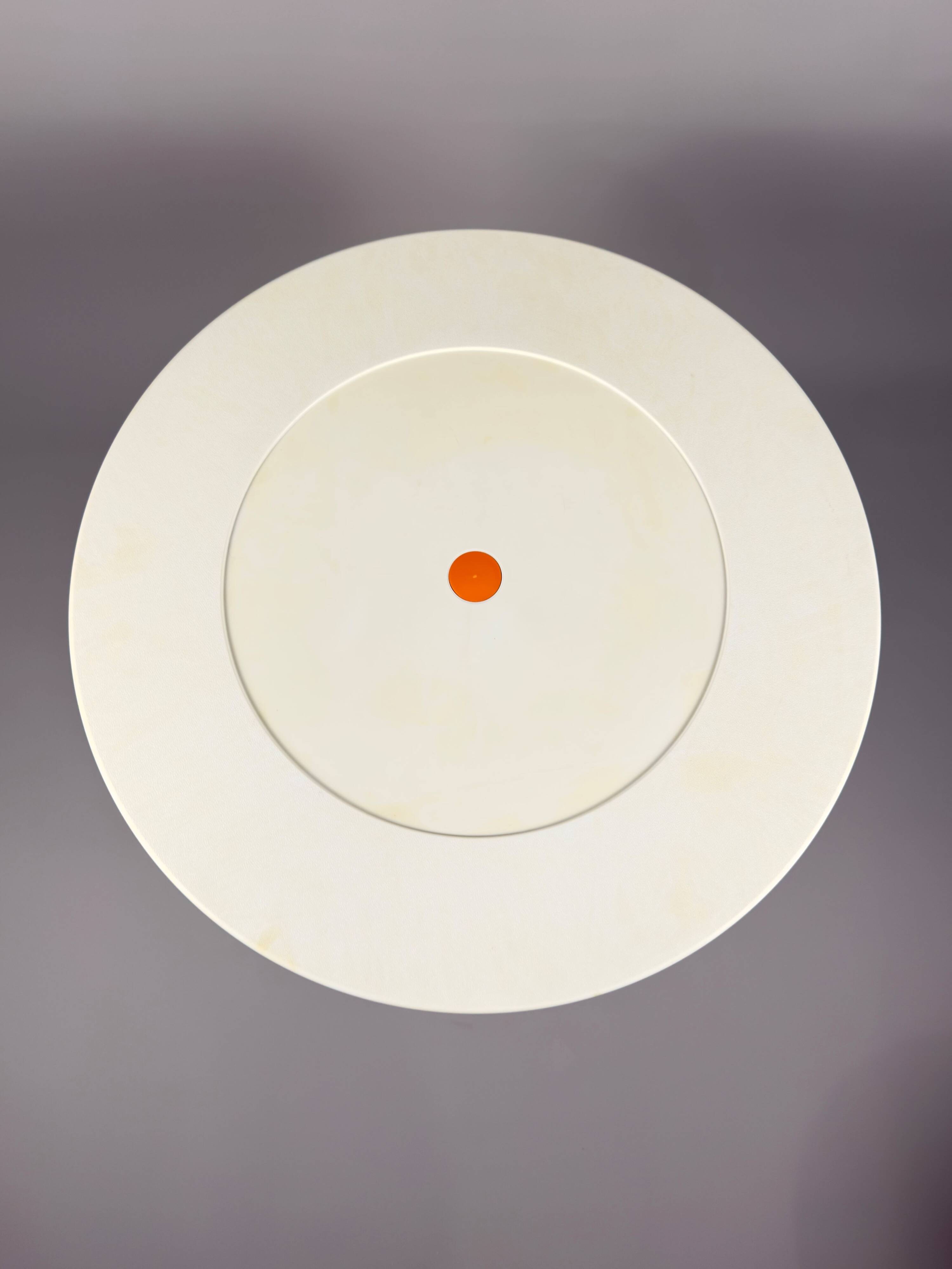 Ensemble tabourets et table Space Age – Plastique orange et blanc, style italien vintage