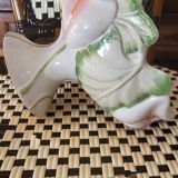 Cup in slipware with calla lilies