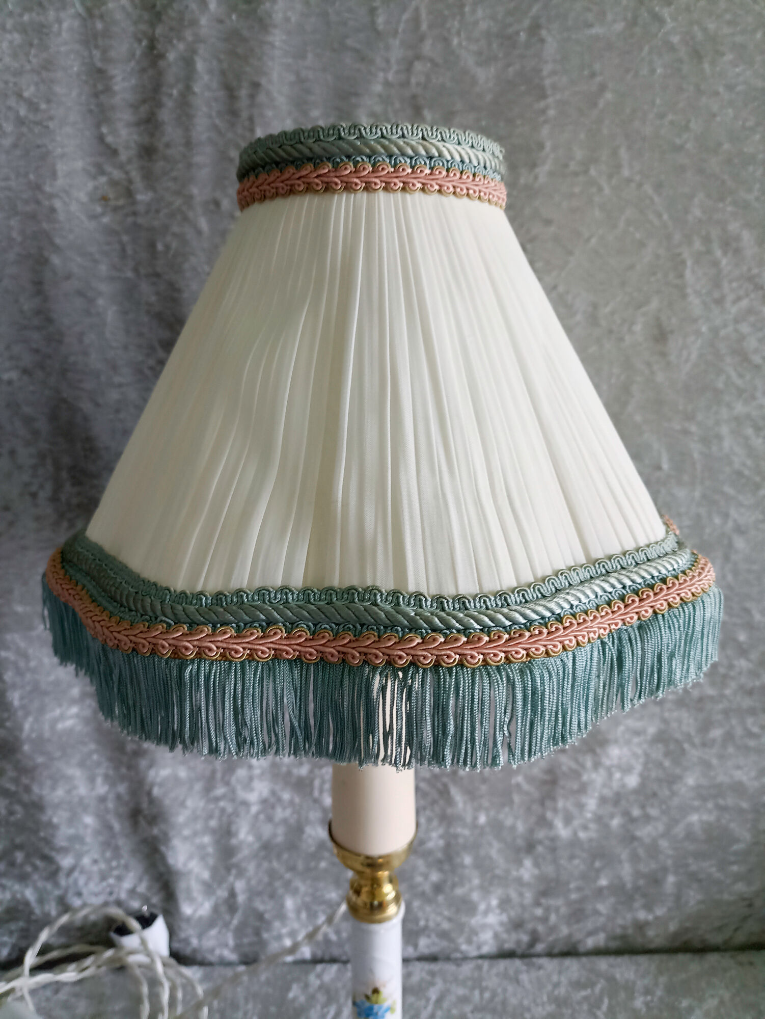 Antique lamp in bronze and ceramic