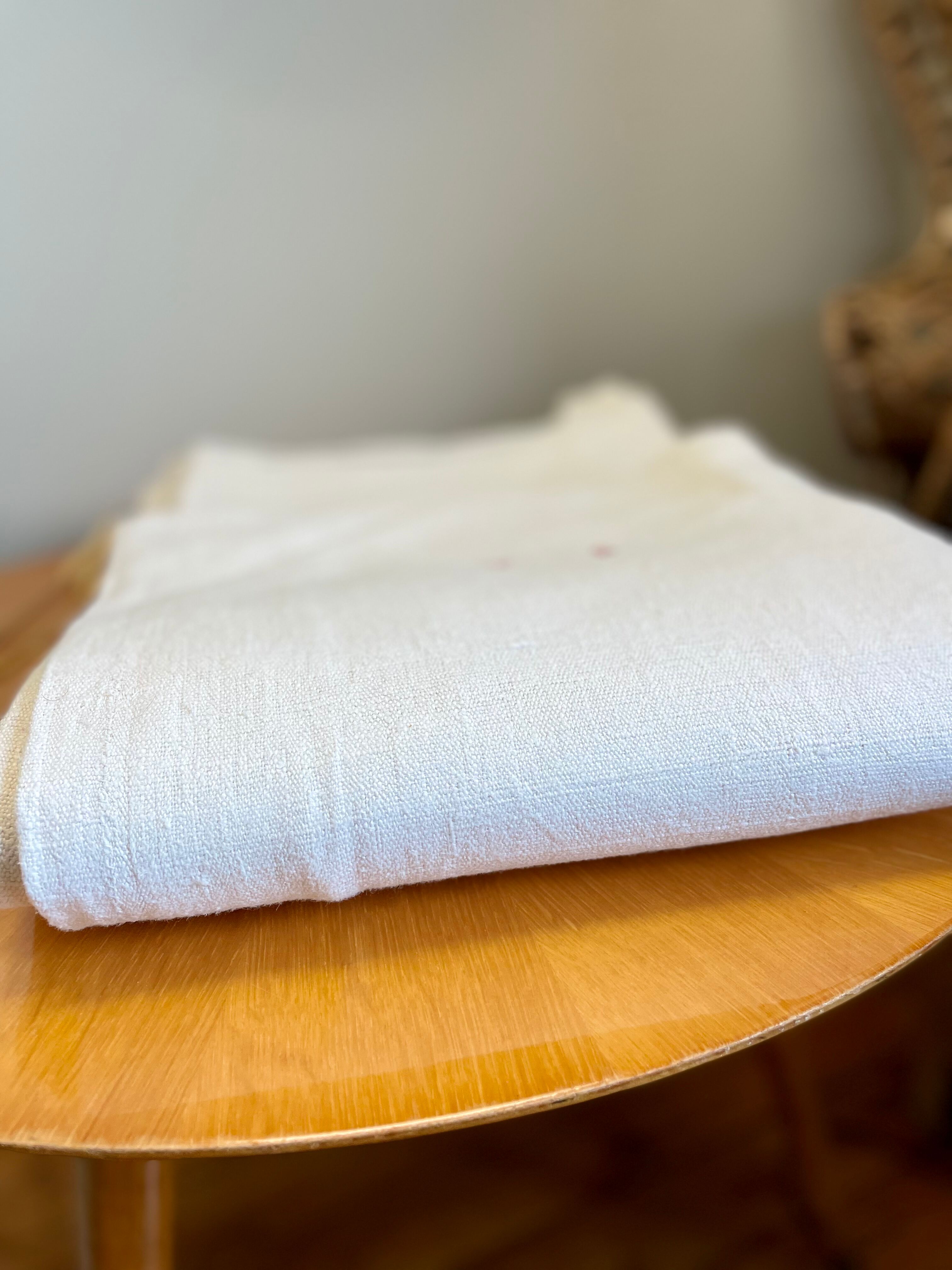 Antique sheet in embroidered hemp linen