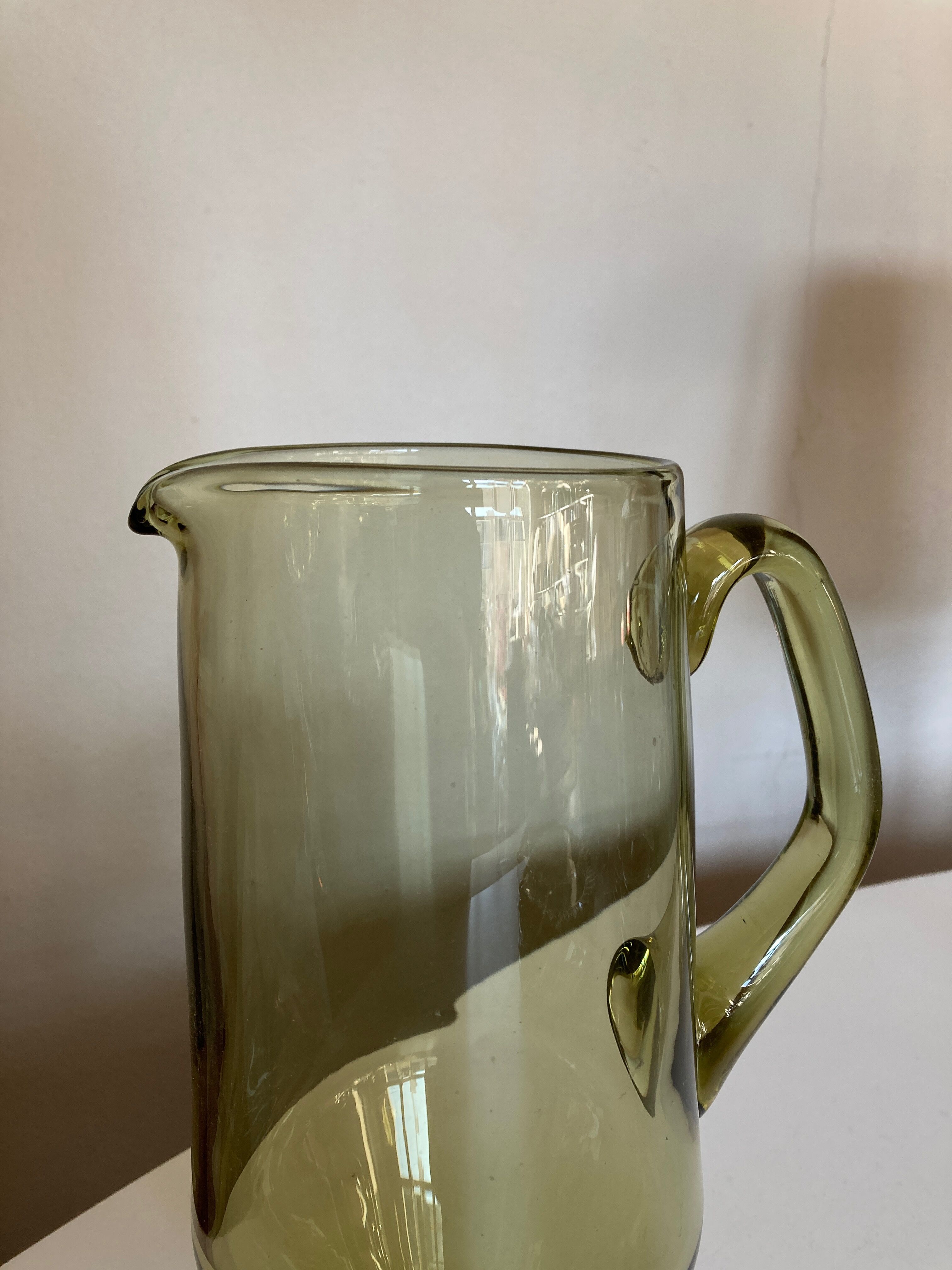 Vase in lime green blown glass modernist 1950