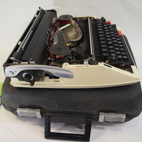 Machine à ecrire Nogamatic 800/vintage