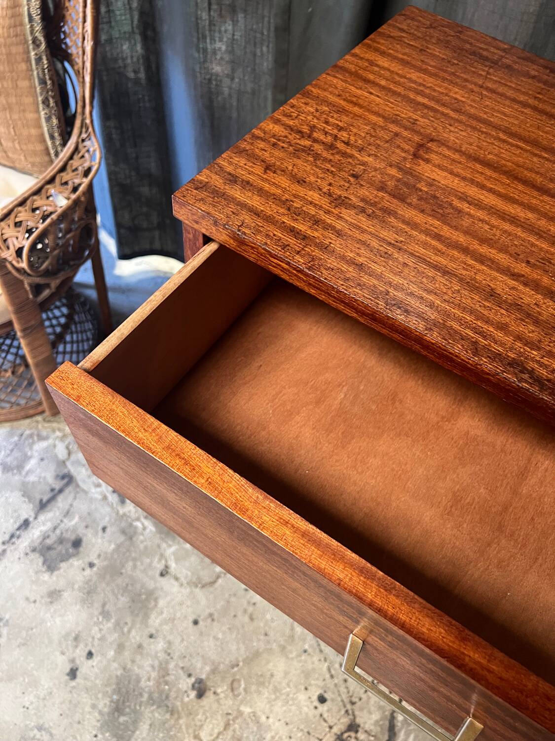 Vintage chiffonier