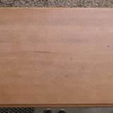 Console noire et bois brut