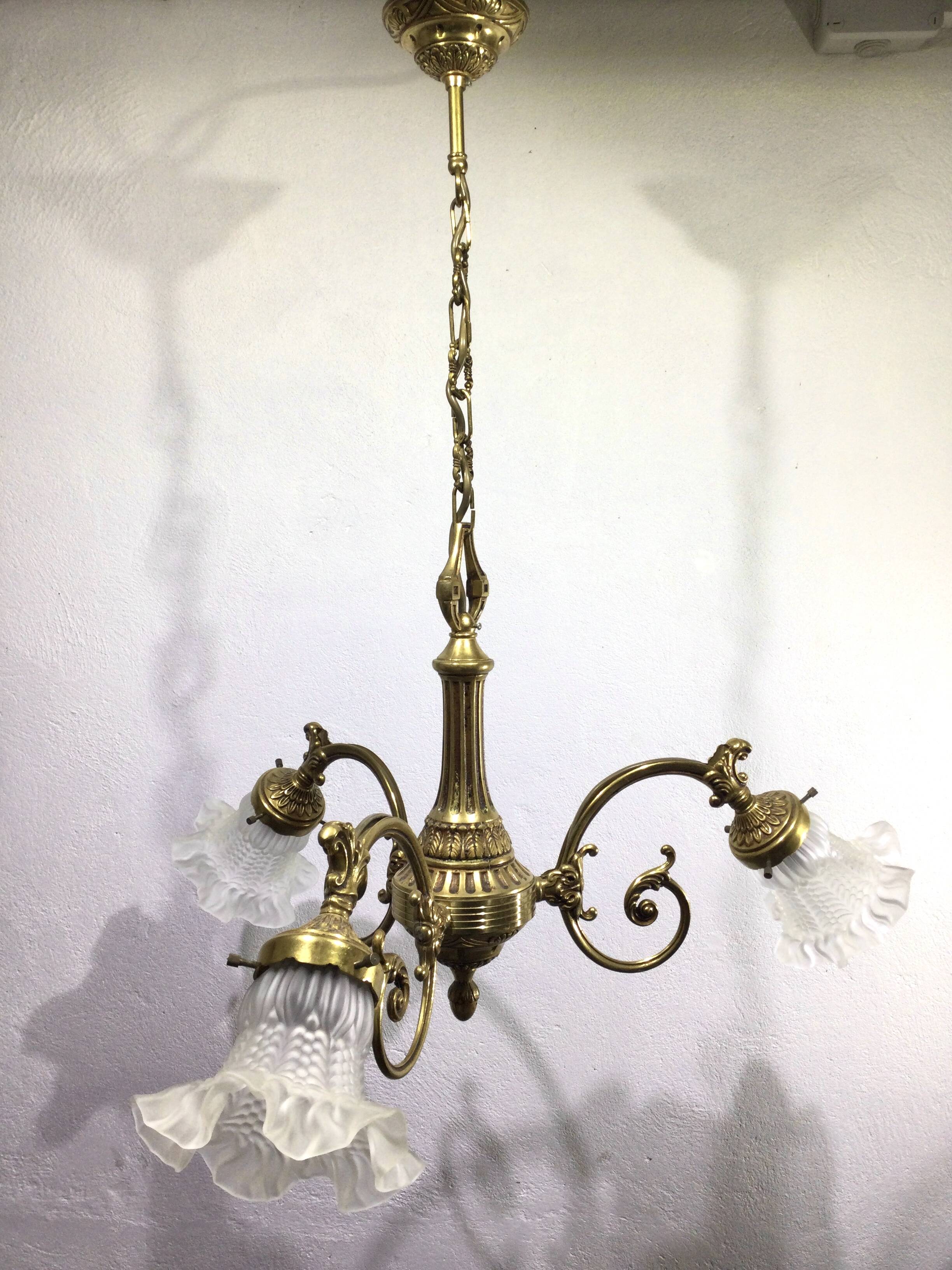 3-light chandelier in bronze and glass tulips